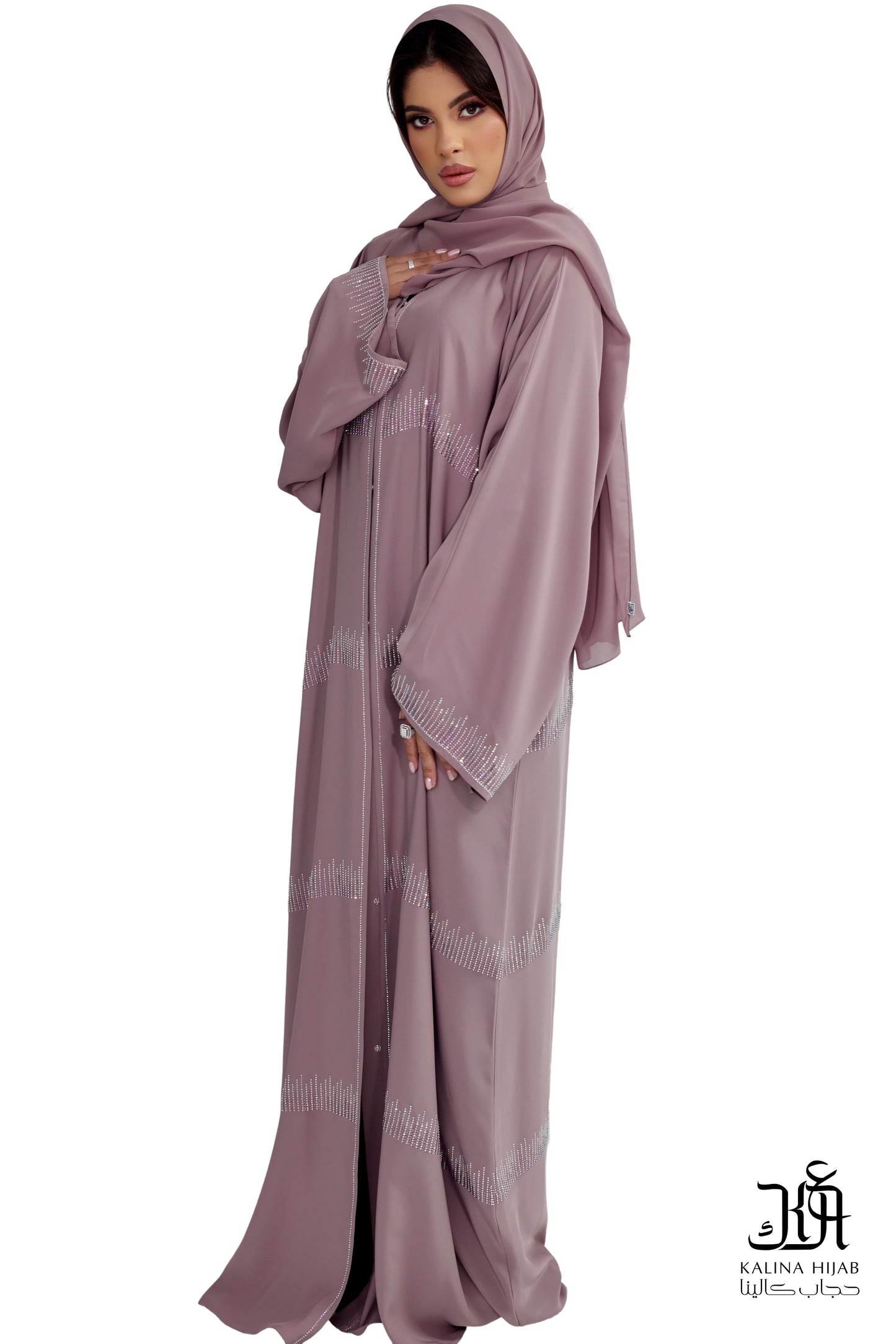 عباية كالينا © AMIRA
