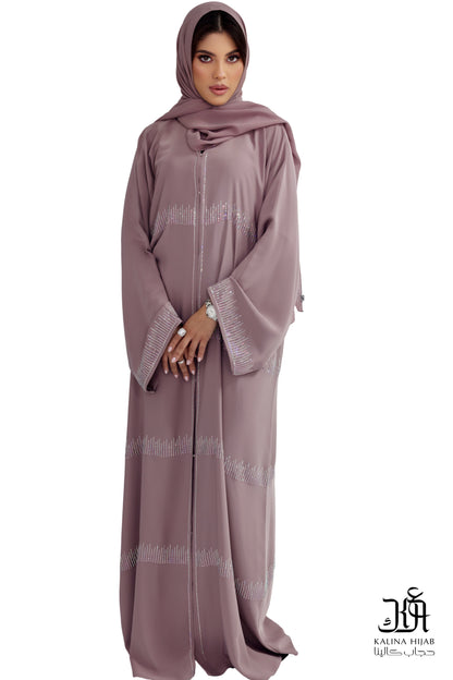عباية كالينا © AMIRA